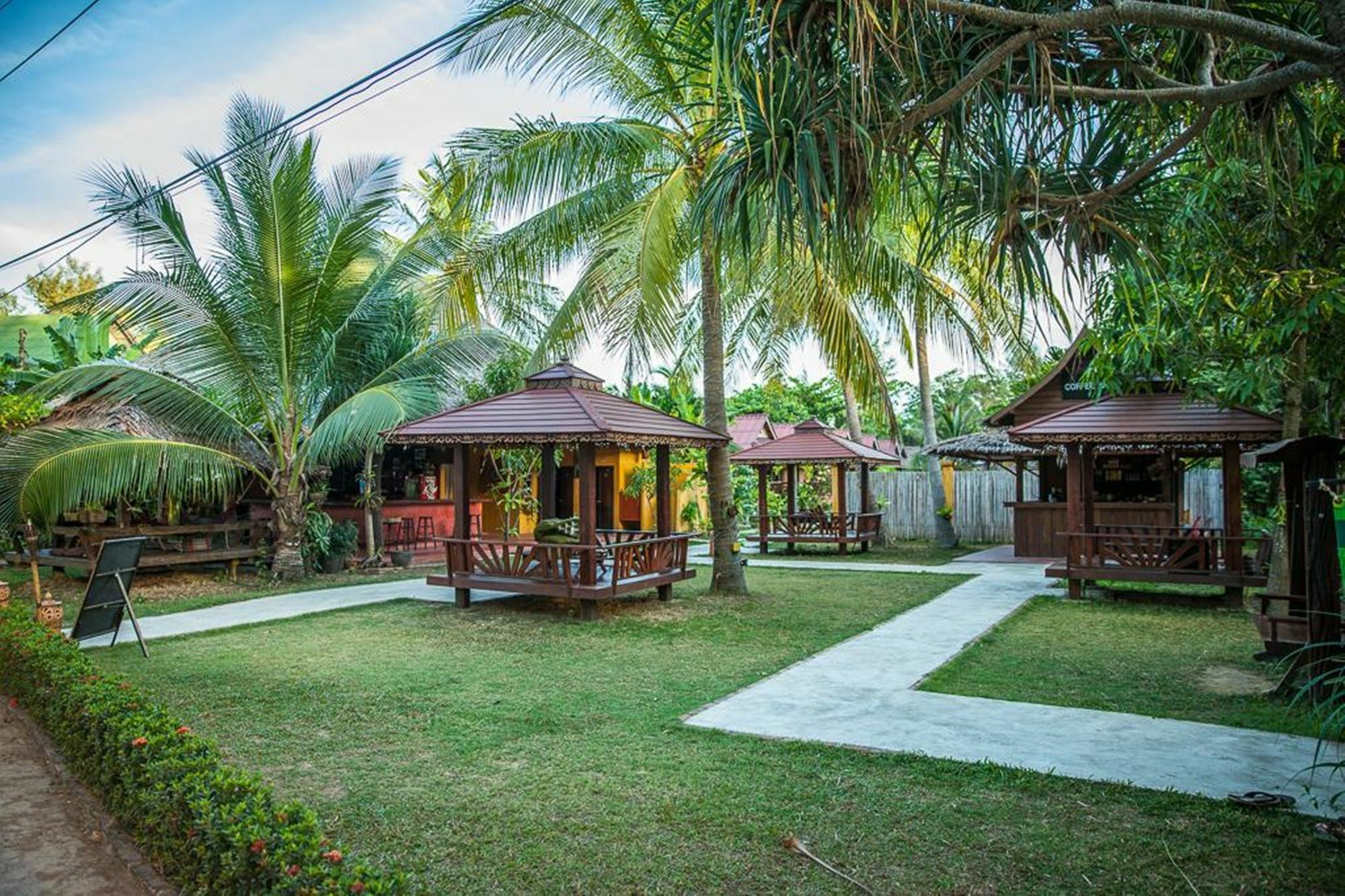 Lanta Pearl Beach Resort Koh Lanta Exterior foto